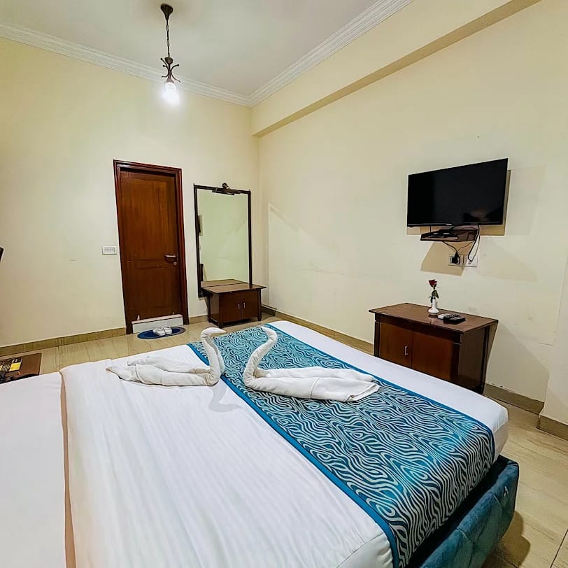 Hotel Saket Family Quad Room
